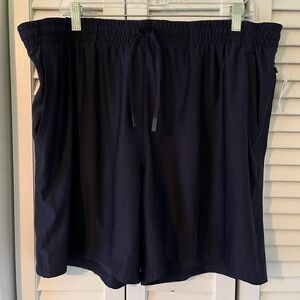 NWT Old Navy Active Slim KnitTech In The Navy Shorts Size Extra Large Inseam 7”